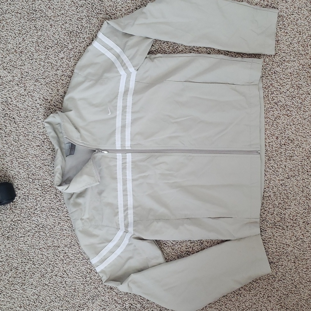 Nike women's Med lightweight jacket